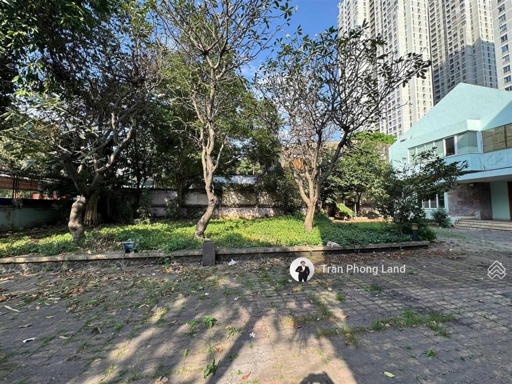 Chính chủ gửi cho thuê nhà mặt tiền số 4 trần ngọc diện, p. thảo điền, q2, 22x60m, 0908 140 ***