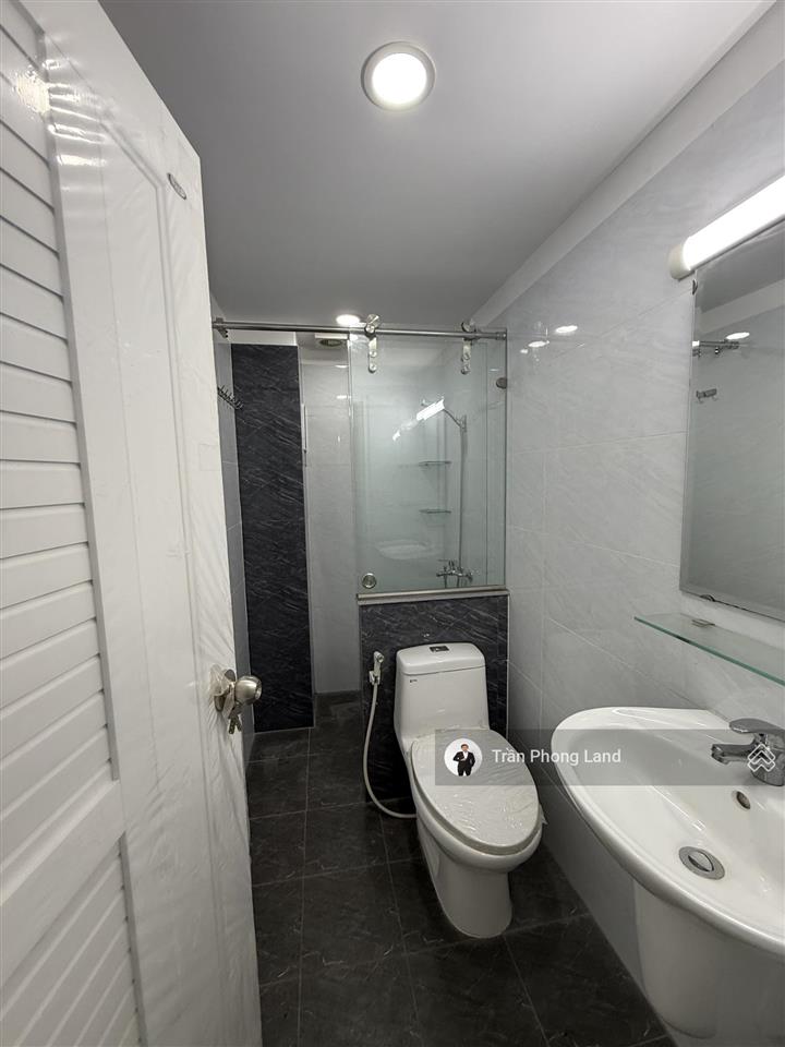 Chính chủ gửi bán nhà mặt tiền 415 ngô gia tự, p2, q10, 4x13m, trệt lửng 2 lầu st, 0908 140 ***