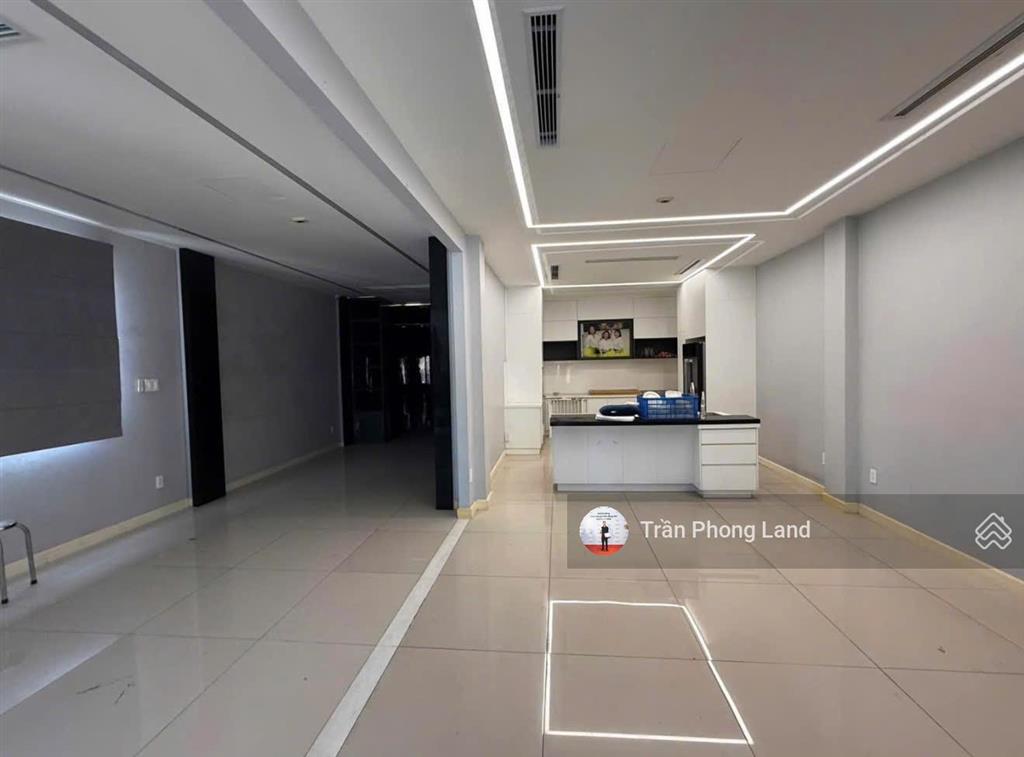 Chính chủ cho thuê nhà mặt tiền 7880 trần nhân tôn, p2, q10, 8.5x18m, trệt 6 lầu, 0908 140 ***