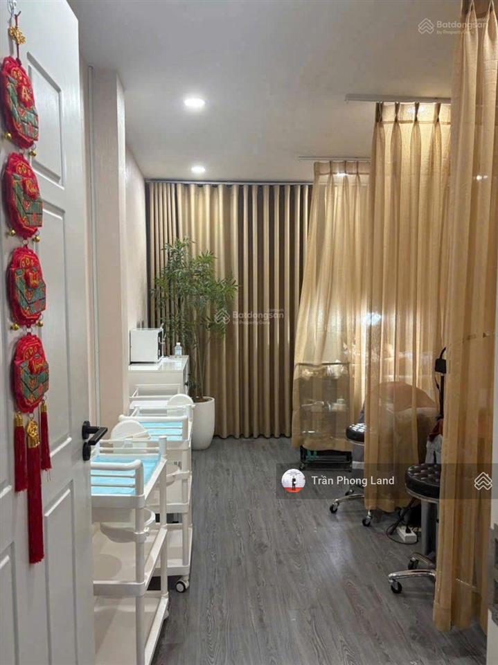 Chính chủ cho thuê nhà mặt tiền 239 trần hưng đạo, p. cô giang, q1, 4x20m, trệt 4 lầu, 0908 140 ***