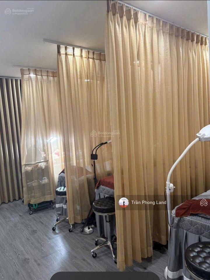 Chính chủ cho thuê nhà mặt tiền 239 trần hưng đạo, p. cô giang, q1, 4x20m, trệt 4 lầu, 0908 140 ***