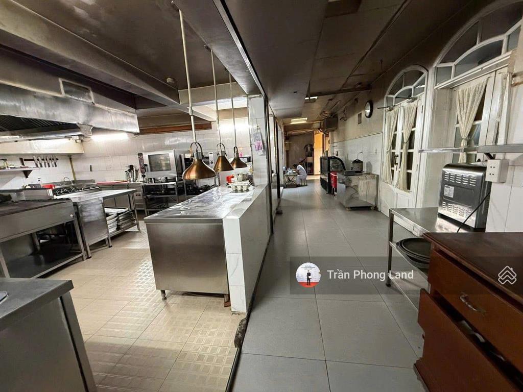 Chính chủ cho thuê nhà mặt tiền 39 trần ngọc diện, p. thảo điền, q2, 500m2, giá 200tr, 0908 140 ***