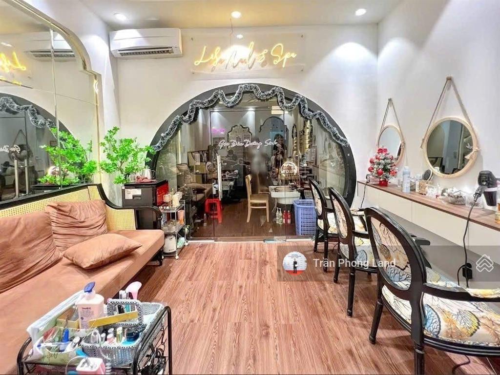 Chính chủ cho thuê nhà mặt tiền 198 cách mạng tháng tám, p10, q3, 4x15m, trệt 4 lầu, 0908 140 ***