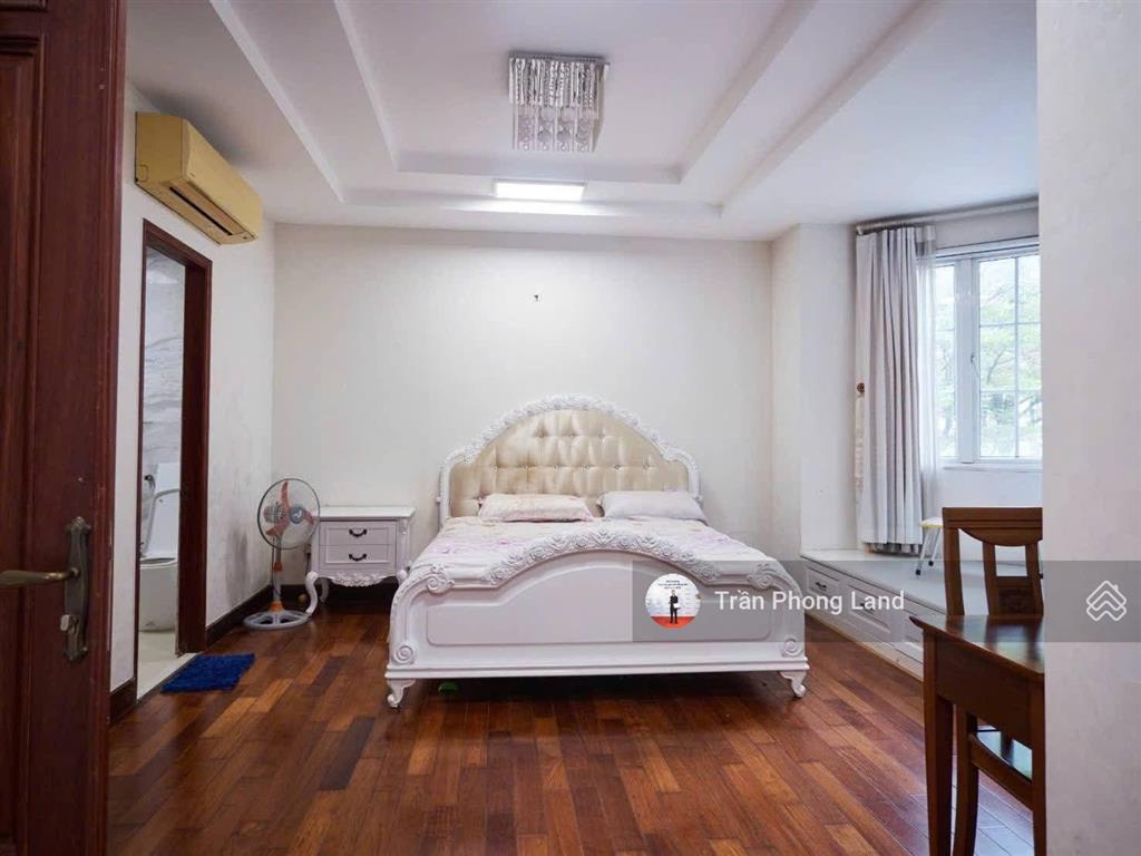 Chính chủ gửi bán biệt thự mặt tiền 28 đường d8 saigon pearl  92 nguyễn hữu cảnh, bt, 0938 140 ***
