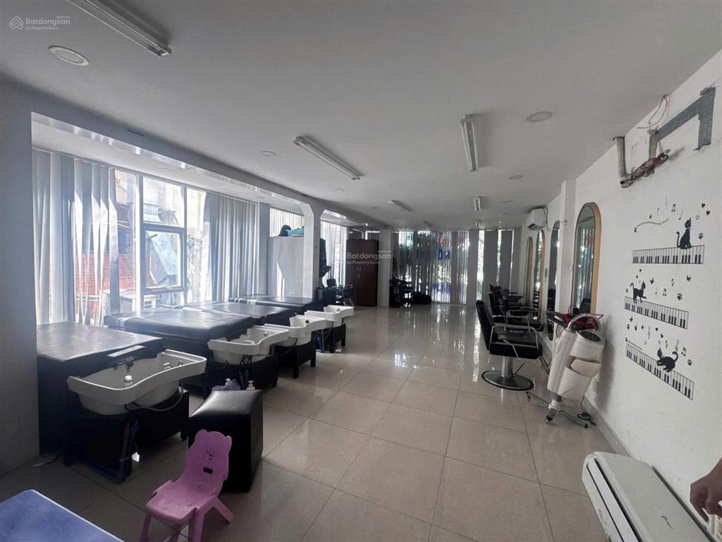 Chính chủ cho thuê nhà mặt tiền 25 đồng nai, p15, q10, 5.5x18m, trệt 3 lầu, giá 60tr, 0908 140 ***