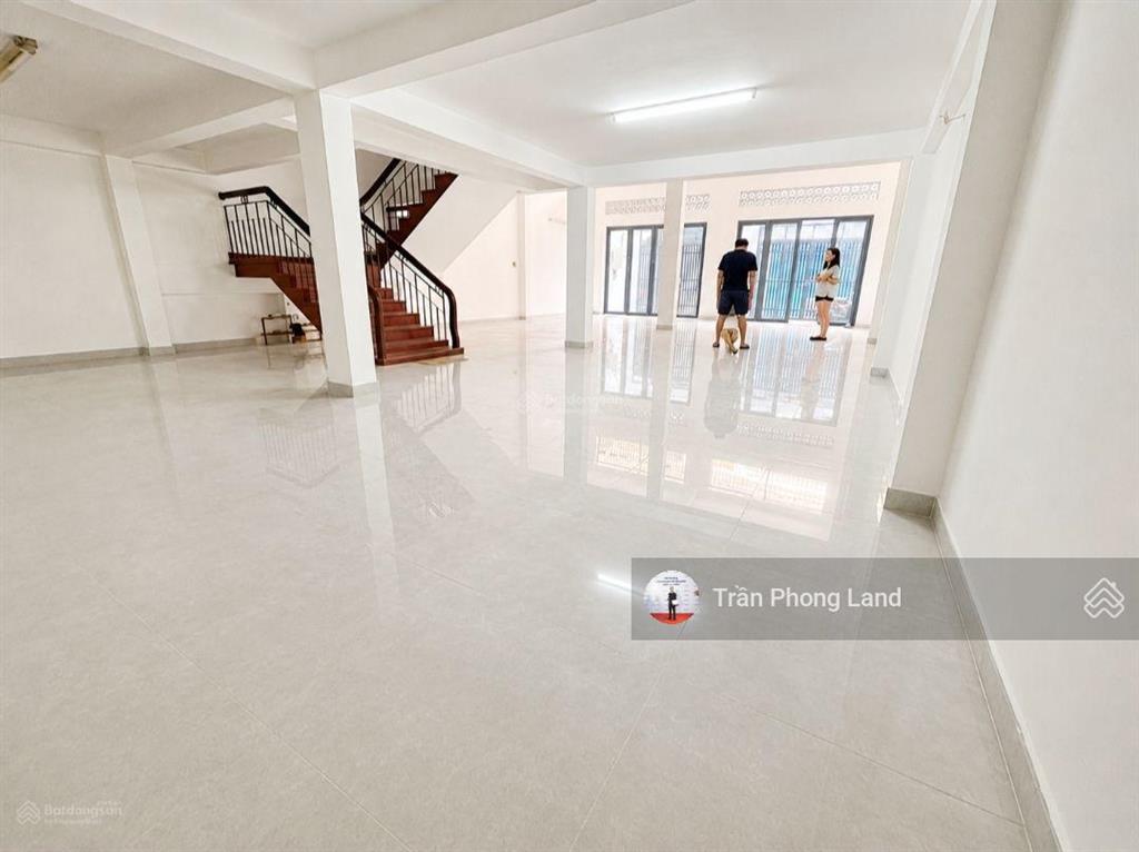 Chính chủ gửi cho thuê nhà mặt tiền 205207 hai bà trưng, p. võ thị sáu, q3, 9.2x16m, 0908 140 ***