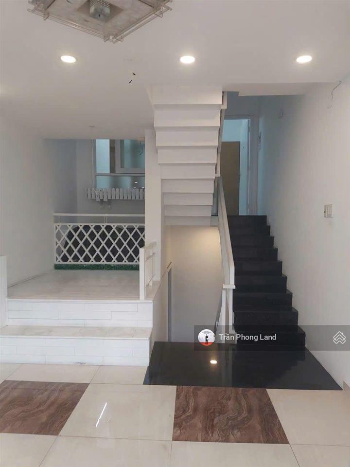 Chính chủ gửi cho thuê nhà mặt tiền 231 huỳnh văn bánh, p11, q. phú nhuận, 4.2x12m, 0908 140 ***
