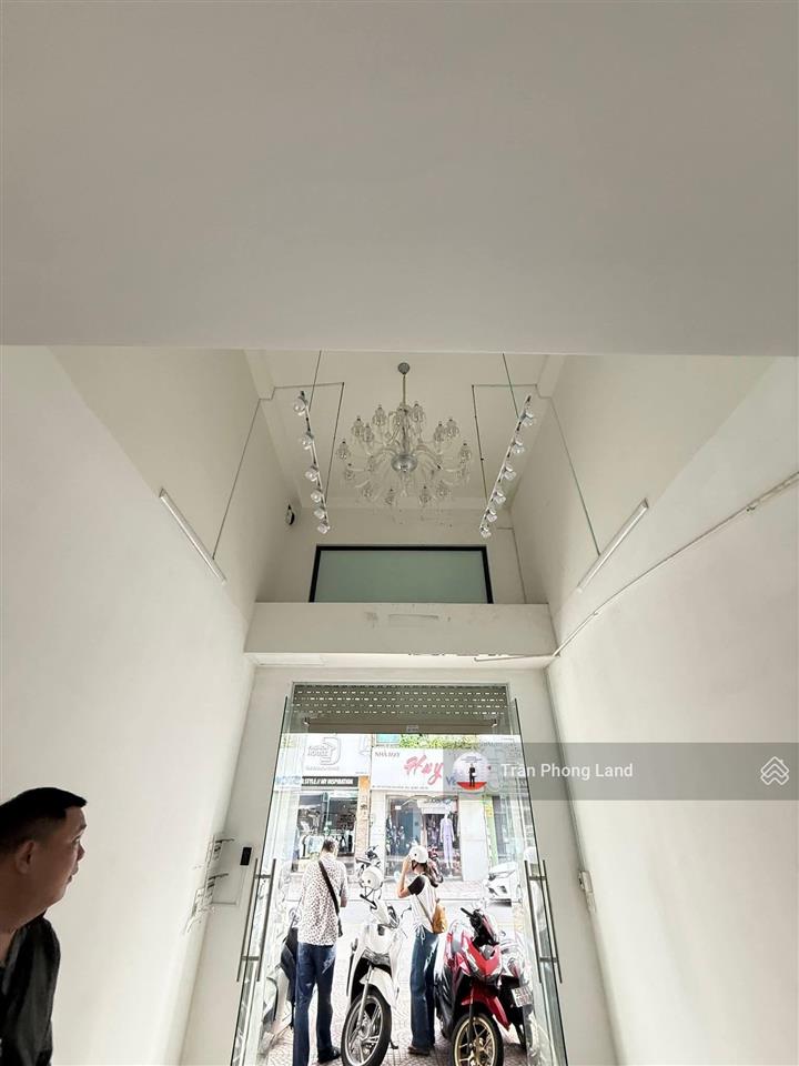 Chính chủ gửi cho thuê nhà mặt tiền 284b huỳnh văn bánh, p11, q. phú nhuận, 3.5x12m, 0908 140 ***
