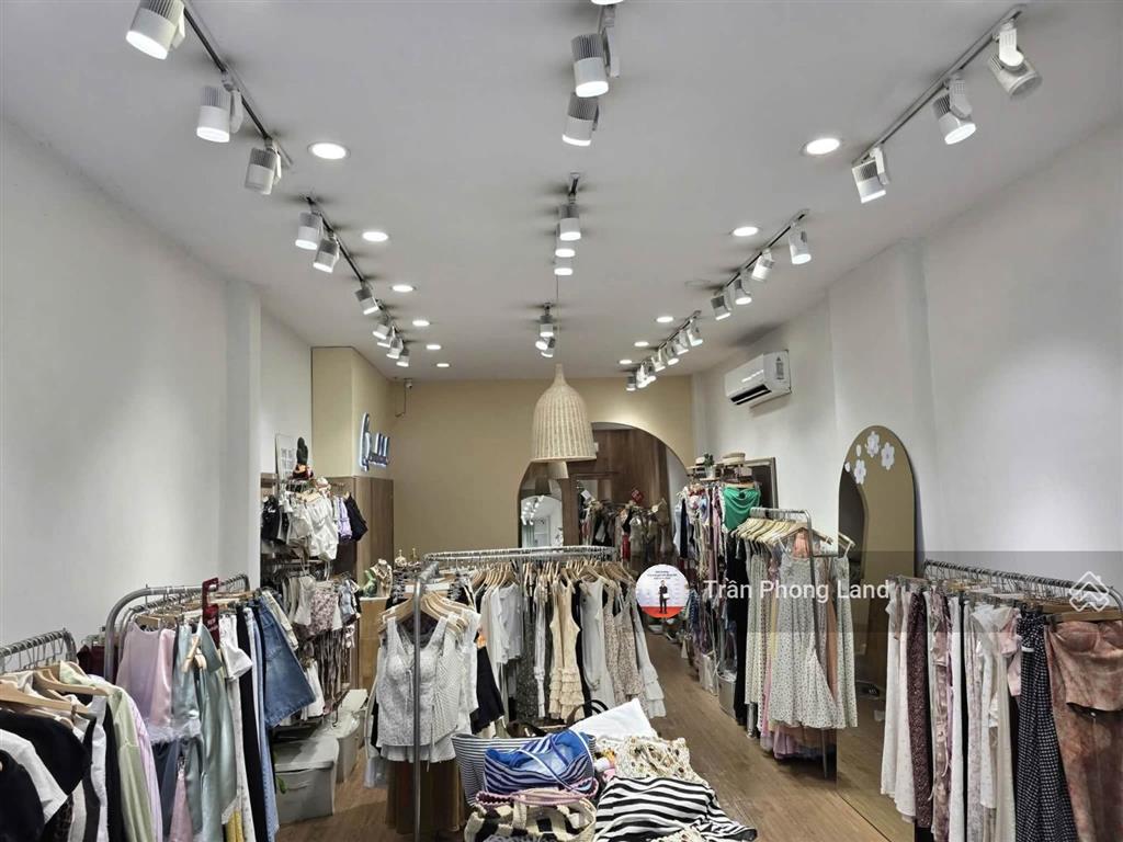 Chính chủ gửi cho thuê nhà mặt tiền 375 huỳnh văn bánh, p11, q. phú nhuận, 4.2x14m, 0908 140 ***