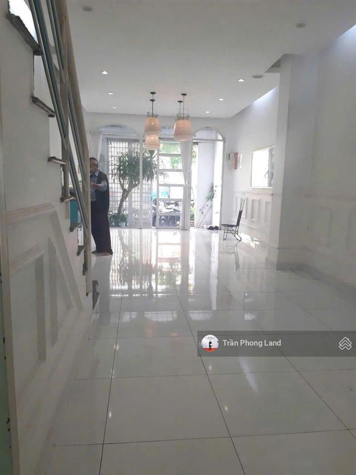 Chính chủ gửi cho thuê nhà mặt tiền 21 trần nhật duật, q1, 4x20m, trệt 3 lầu, 0908 140 ***