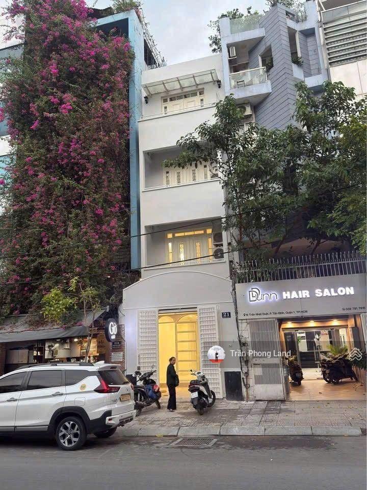 Chính chủ gửi cho thuê nhà mặt tiền 21 trần nhật duật, q1, 4x20m, trệt 3 lầu, 0908 140 ***