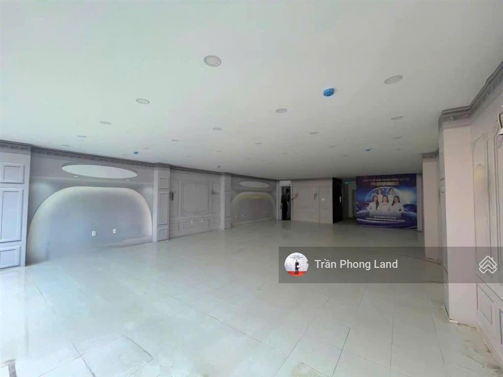 Chính chủ gửi cho thuê nhà hẻm xe hơi 658/5 cách mạng tháng tám, p11, q3, 8x18m, 0908 140 ***