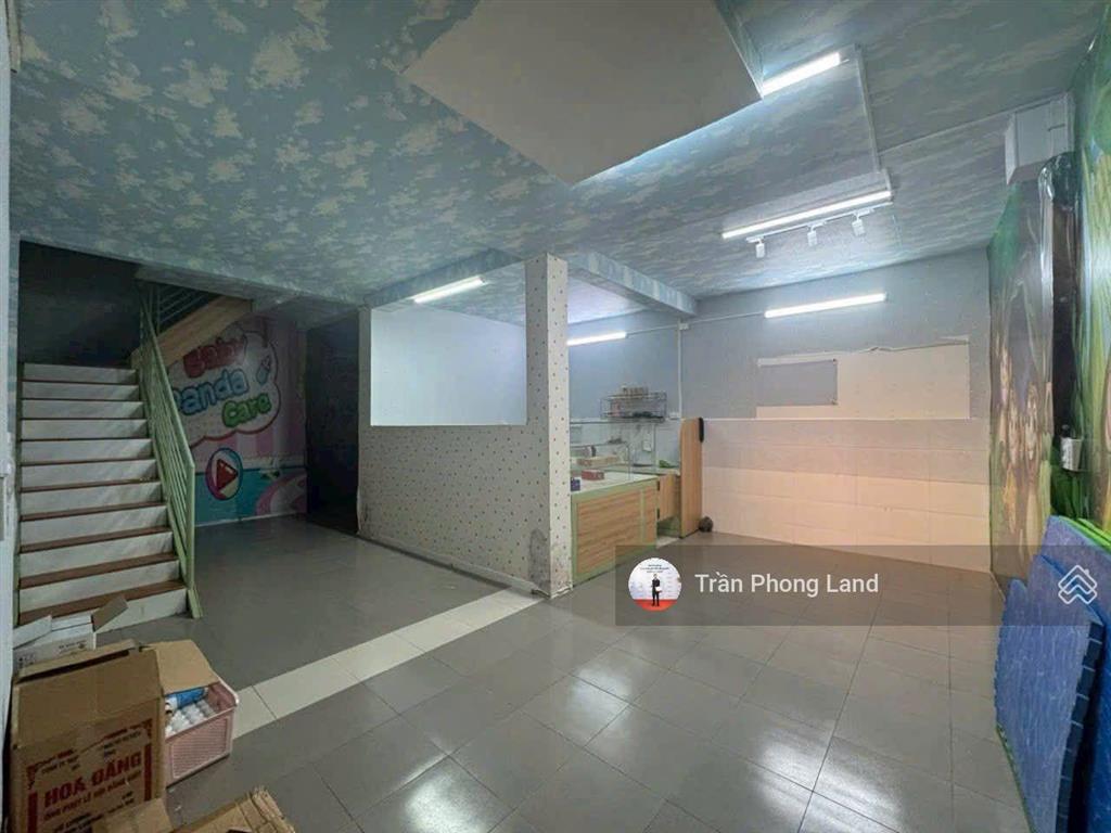 Chính chủ gửi cho thuê nhà mặt tiền 227 đồng đen, p11, q. tân bình, 6.5(9.5)x27m, 0908 140 ***