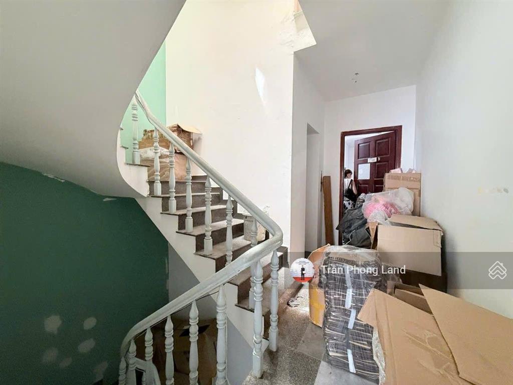 Chính chủ gửi cho thuê nhà mặt tiền 81 phan xích long, p2, q.phú nhuận, 4x17m, 0908 140 ***