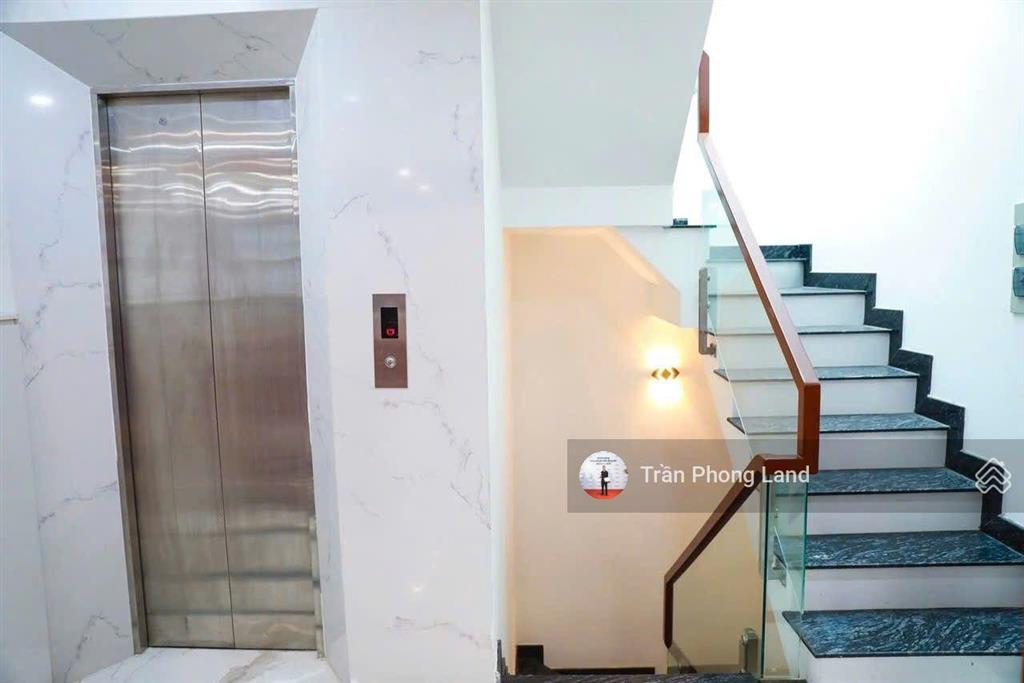 Chính chủ gửi cho thuê nhà góc 2 mặt tiền 283/107109 cách mạng tháng tám, q10, 8x16m, 0908 140 ***