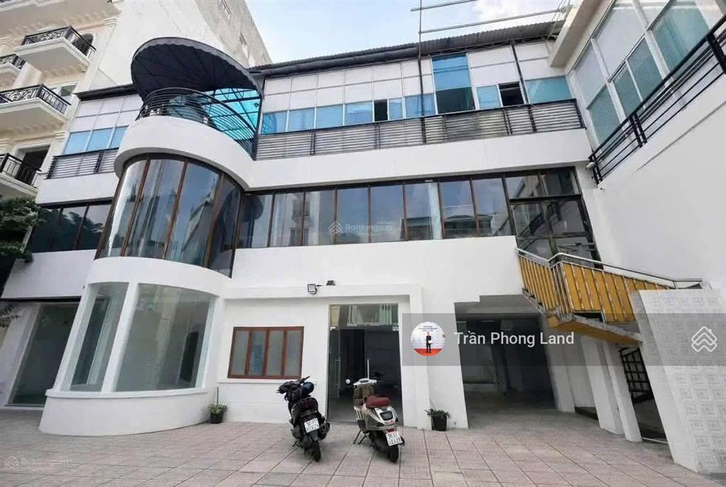 Chính chủ cho thuê nhà mặt tiền số 4 trần quang diệu, p13, q3, 20x20m, trệt 2 lầu, 0908 140 ***