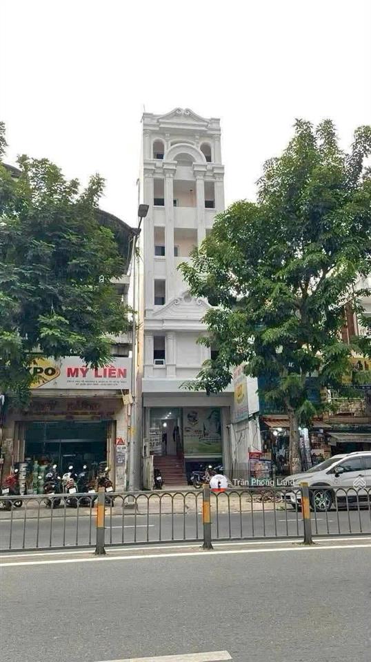 Chính chủ gửi cho thuê nhà mặt tiền 237239 lý thái tổ, p9, q10, 5.1x22m, hầm 6 lầu, 0908 140 ***