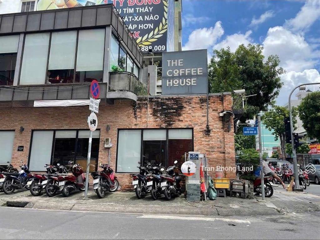 Chính chủ gửi cho thuê nhà 3 mặt tiền 572 ba tháng hai, p14, q10, 4.5x28m, trệt + lầu, 0908 140 ***
