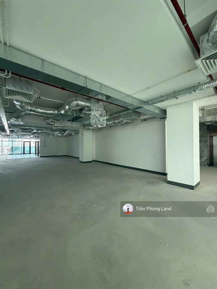 Chính chủ gửi bán nhà mặt tiền 546548 cách mạng tháng tám, p11, q3, 15(24)x36m, 668m2, 0938 140 ***