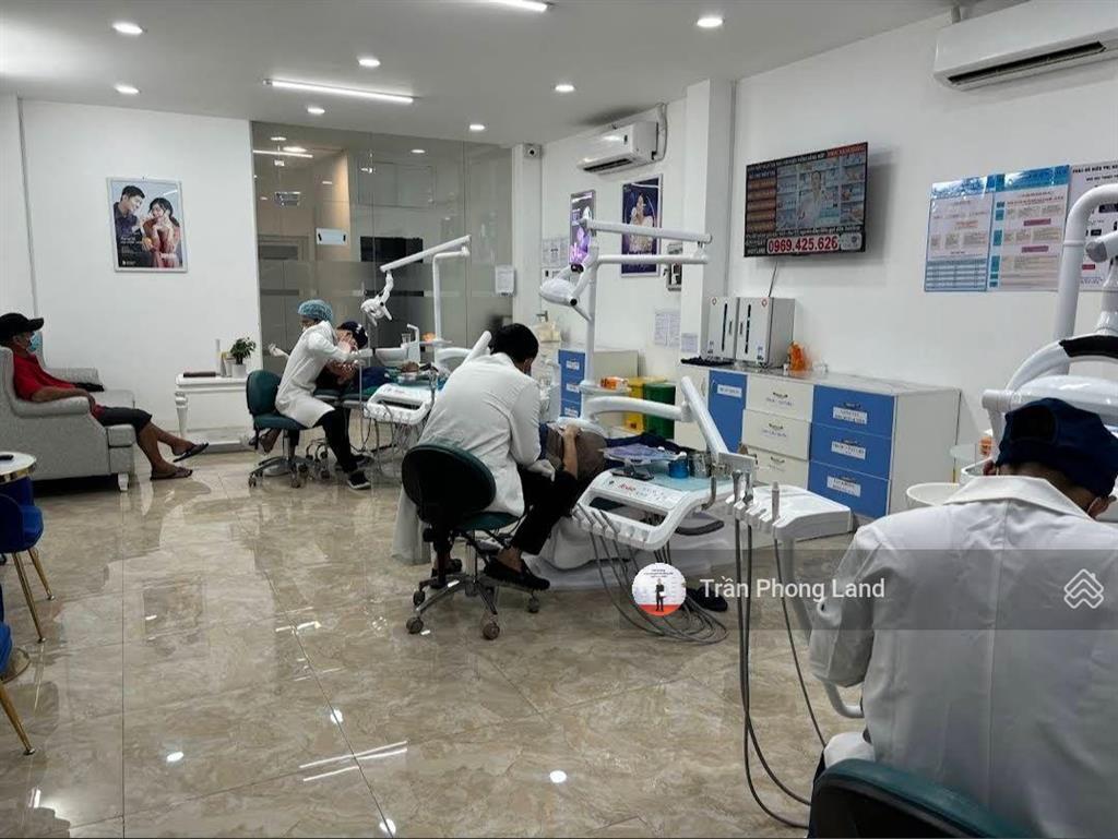 Chính chủ cho thuê nhà mặt tiền 152 trần quang khải, q1, 5.5x17m, trệt lửng 4 lầu st, 0908 140 ***