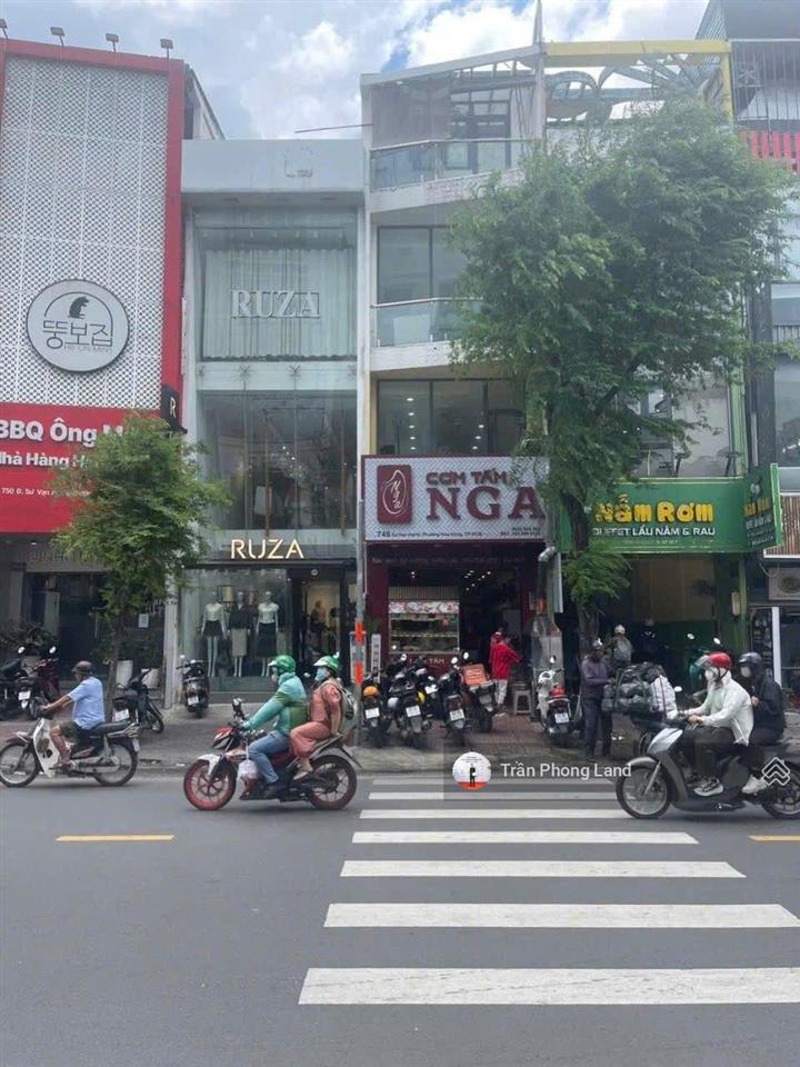 Chính chủ gửi bán nhà mặt tiền 746 sư vạn hạnh, p12, q10, 4x16.65m, 66.6m2, trệt 3 lầu, 0938 140 ***