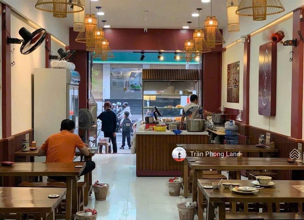 Chính chủ gửi bán nhà mặt tiền 746 sư vạn hạnh, p12, q10, 4x16.65m, 66.6m2, trệt 3 lầu, 0938 140 ***
