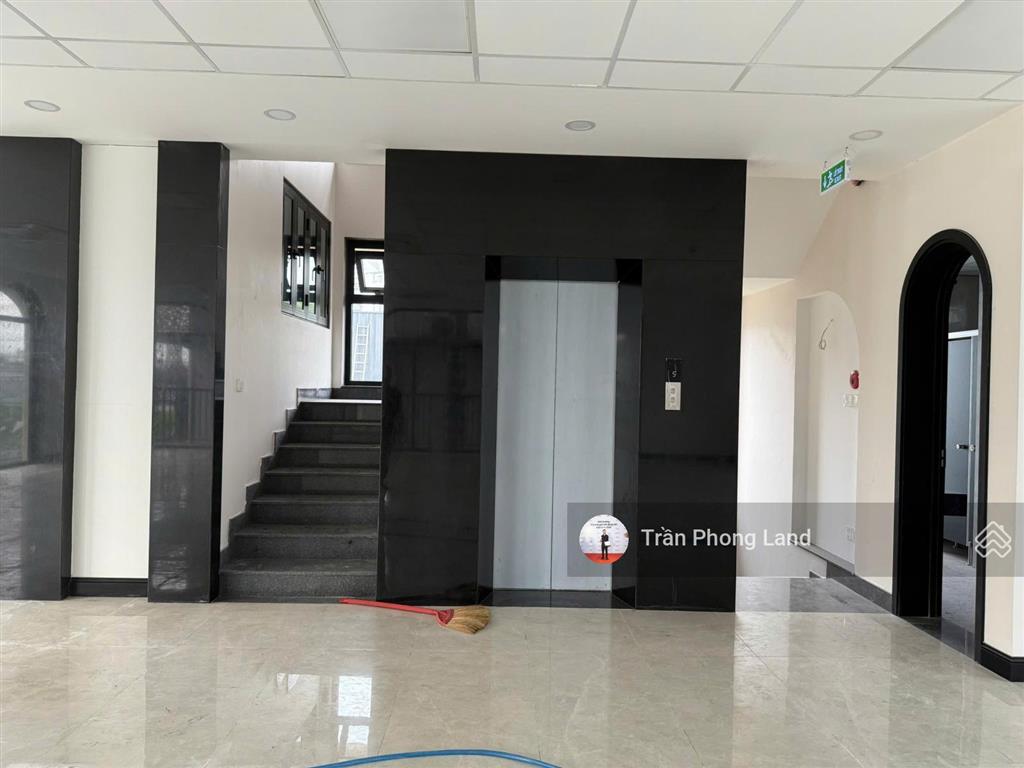 Chính chủ gửi cho thuê nhà mặt tiền số 8 lê hiến mai, p. thạnh mỹ lợi, q2, 16.2x20m, 0908 140 ***