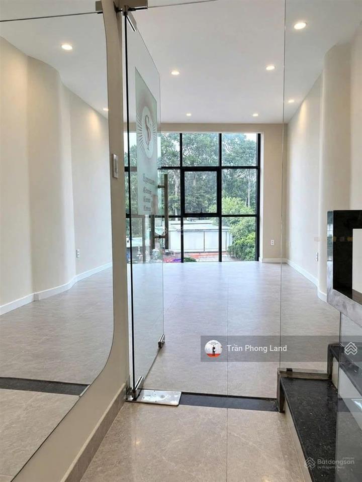 Chính chủ gửi cho thuê nhà mặt tiền 91a cách mạng tháng tám, p. bến thành, q1, 6x8m, 0908 140 ***