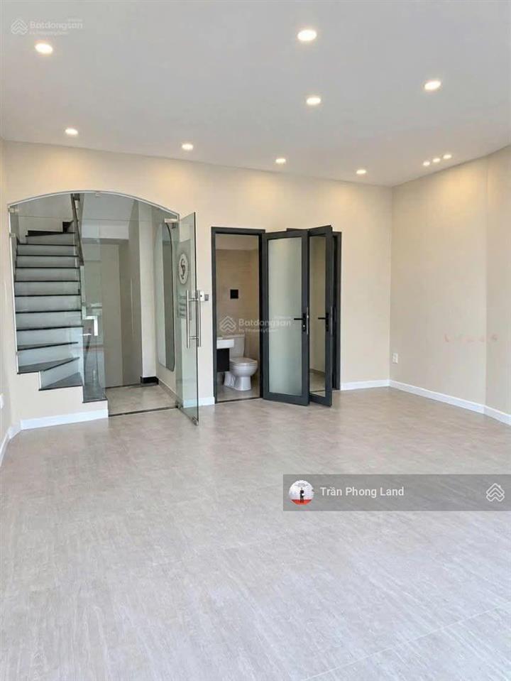 Chính chủ gửi cho thuê nhà mặt tiền 91a cách mạng tháng tám, p. bến thành, q1, 6x8m, 0908 140 ***