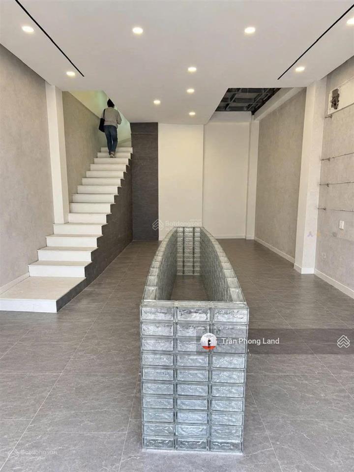 Chính chủ gửi cho thuê nhà mặt tiền 91a cách mạng tháng tám, p. bến thành, q1, 6x8m, 0908 140 ***