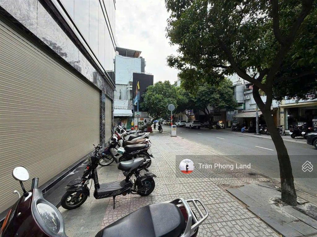 Chính chủ gửi cho thuê nhà góc 2 mặt tiền 121121/1 lê thị riêng, p. bến thành, q1, 0908 140 ***