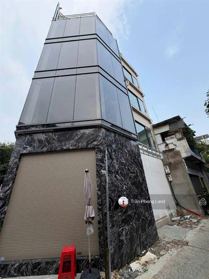 Chính chủ gửi cho thuê nhà góc 2 mặt tiền 121121/1 lê thị riêng, p. bến thành, q1, 0908 140 ***