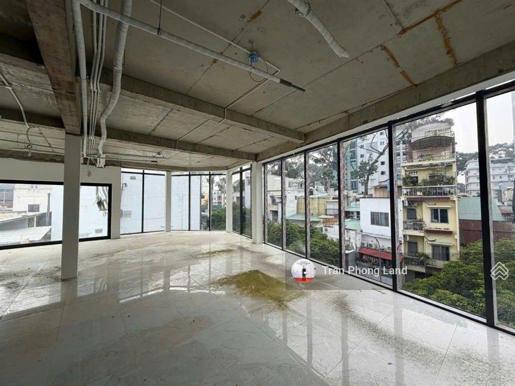 Chính chủ gửi cho thuê nhà góc 2 mặt tiền 121121/1 lê thị riêng, p. bến thành, q1, 0908 140 ***