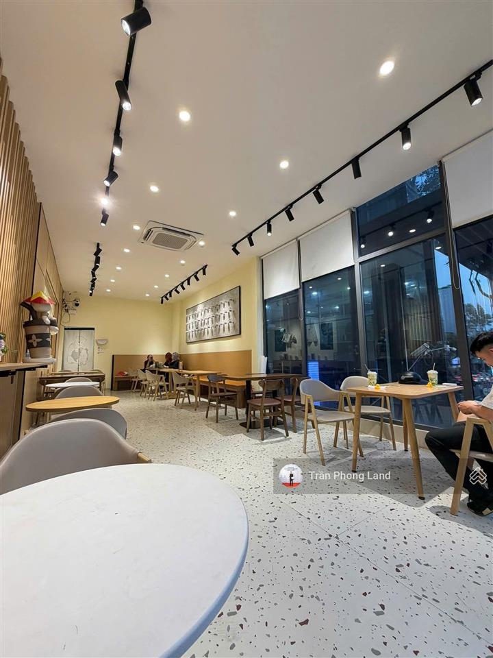 Chính chủ gửi cho thuê nhà góc 2 mặt tiền 15a tôn thất tùng, q1, 4x20m, trệt 3 lầu, 0908 140 ***