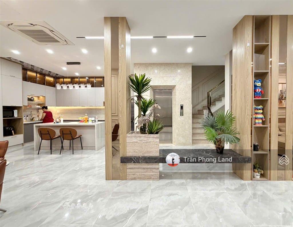 Chính chủ gửi bán nhà hẻm xe hơi 101/62 nguyễn chí thanh, p9, q5, 8x19.3m, trệt 3 lầu, 0938 140 ***