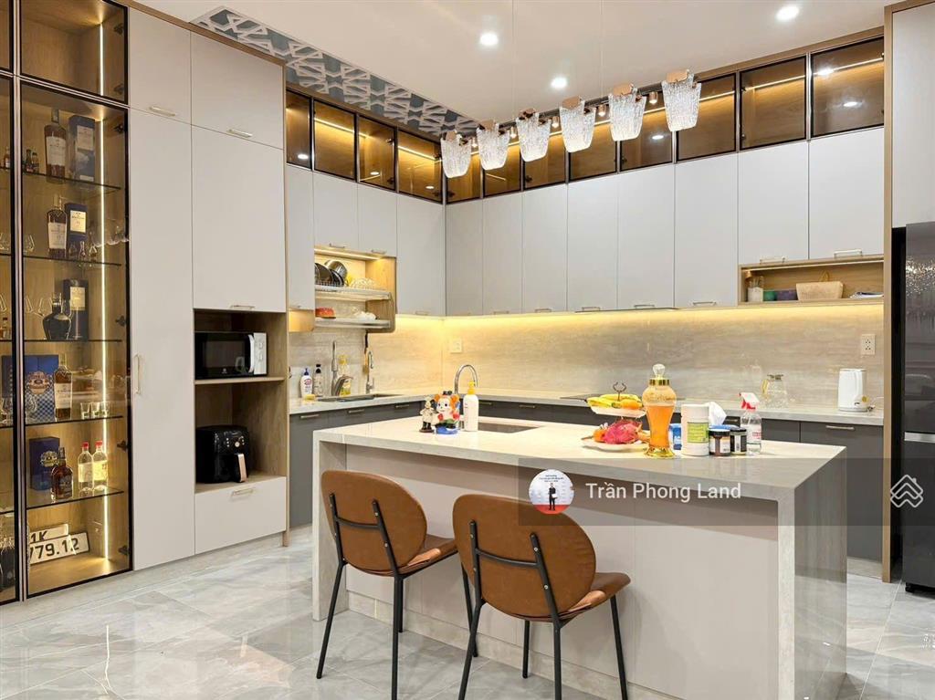 Chính chủ gửi bán nhà hẻm xe hơi 101/62 nguyễn chí thanh, p9, q5, 8x19.3m, trệt 3 lầu, 0938 140 ***