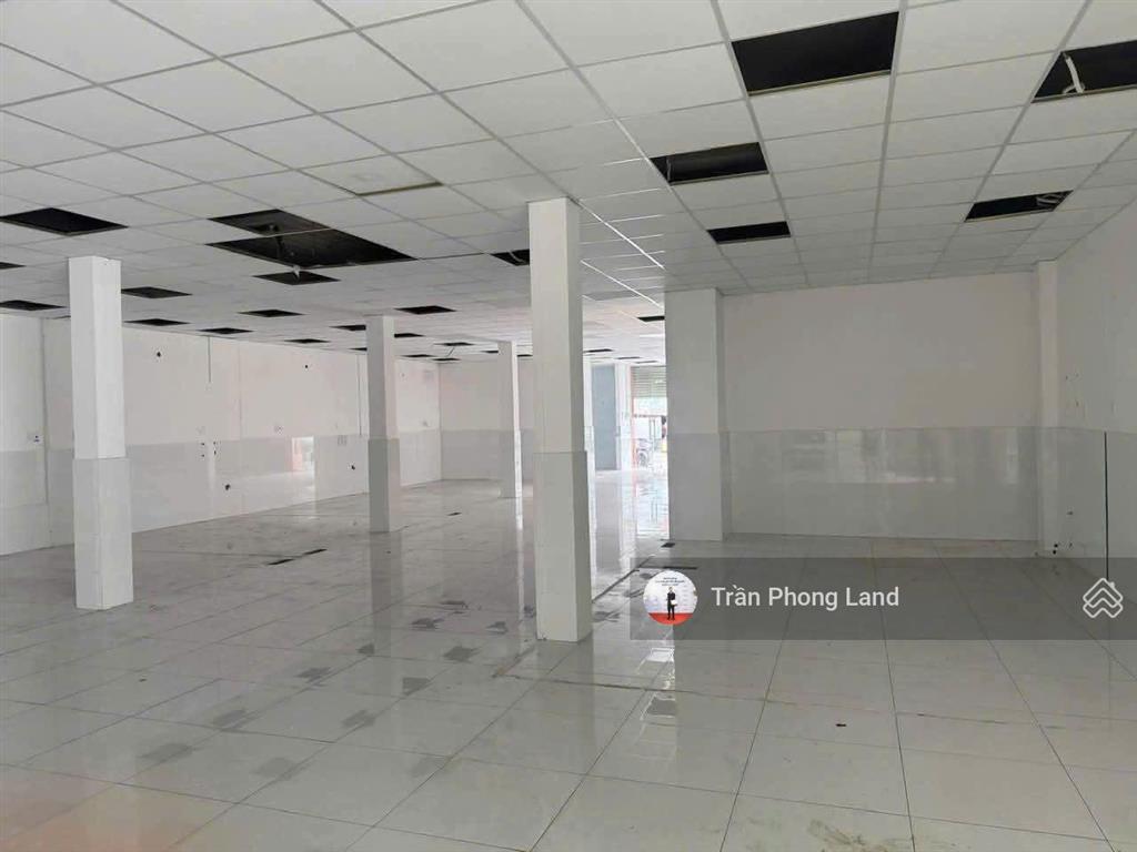 Chính chủ gửi cho thuê nhà mặt tiền 867a nguyễn văn quá, p. đông hưng thuận, q12 0908 140 ***