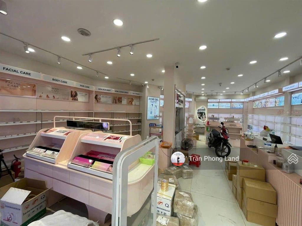 Chính chủ gửi bán nhà mặt tiền 45 út tịch, p4, q. tân bình, 11.4x10m, trệt 3 lầu, 0938 140 ***