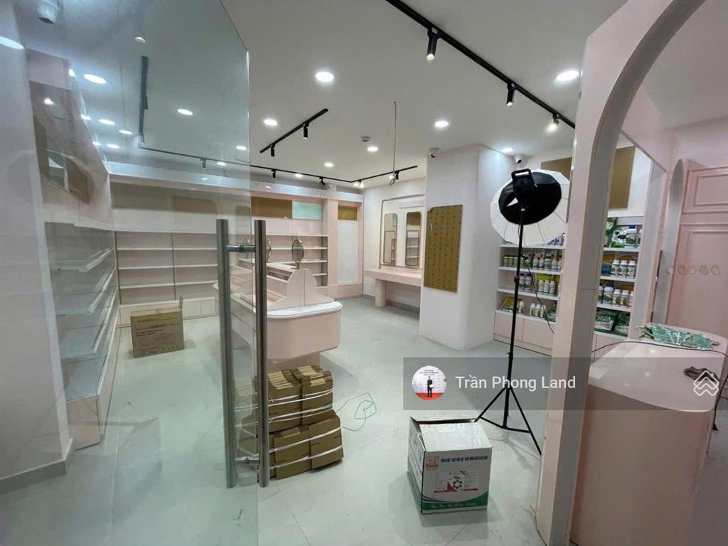 Chính chủ cho thuê nhà mặt tiền 45 út tịch, p4, q. tân bình, 11.4x10m, trệt 3 lầu, 0908 140 ***