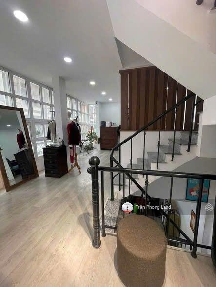 Chính chủ cho thuê nhà mặt tiền 15a lê công kiều, p. nguyễn thái bình, q1, 9.6x4.3m, 0908 140 ***