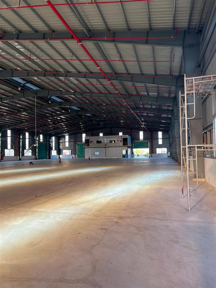 Cho thuê tổng khuôn viên 16.000m² nhà xưởng có 2 phân xưởng, mỗi phân xưởng 5400m