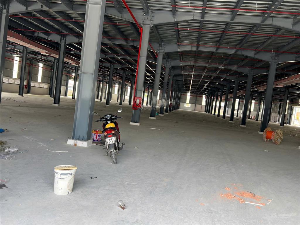 Cho thuê kho xưởng kcn việt nam singapore  tổng khuôn viên 20.000m2  0978 627 ***