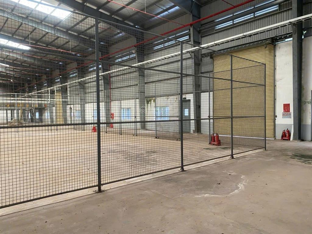 Cho thuê nhà xưởng 7.777m2 khuôn viên 10.000m2, có lầu,  0978 627 ***