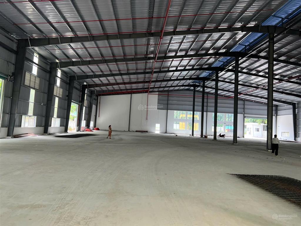 Cần cho thuê khu nhà xưởng mới 100% tổng khuôn viên 9.300m2.  0978 627 ***