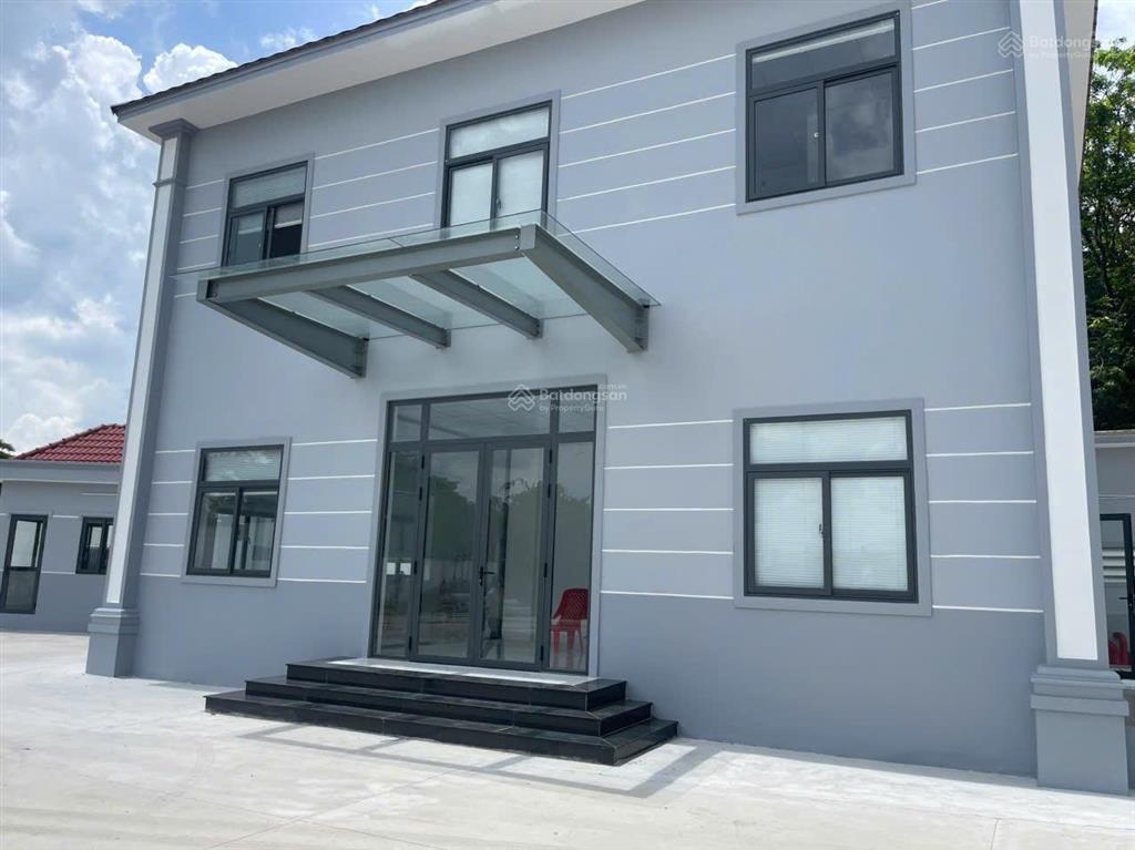 Cần cho thuê khu nhà xưởng mới 100% tổng khuôn viên 9.000  0978 627 ***