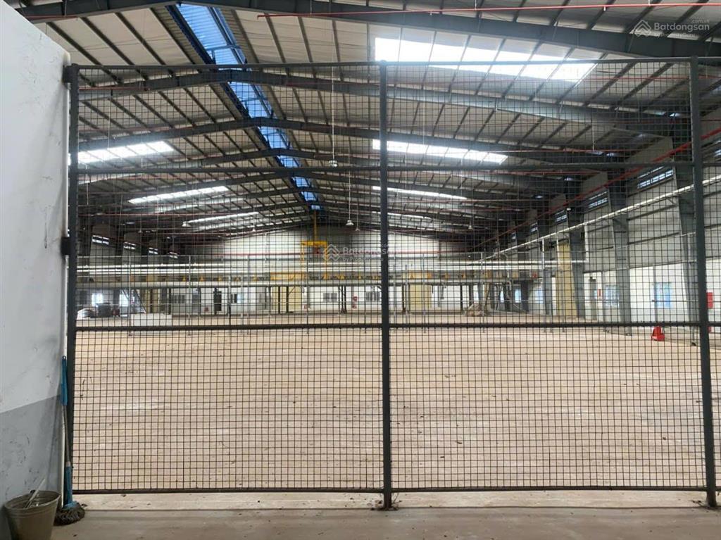 Tổng khuôn viên đất 7489,2 m2 nhà xưởng 3.200m2 skc 2058 tr tiền một lần