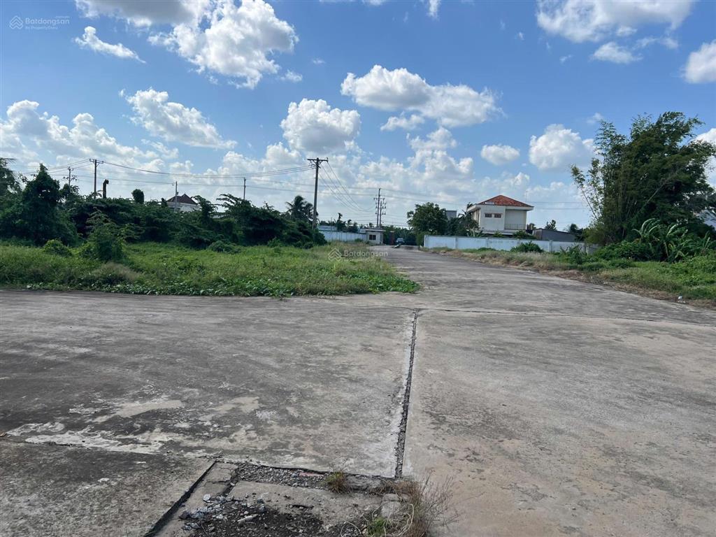 Bán khu nhà xưởng 26.000m2 ven sông tiền, nhà xưởng 11.000m2, giá 200 tỷ thương lượng