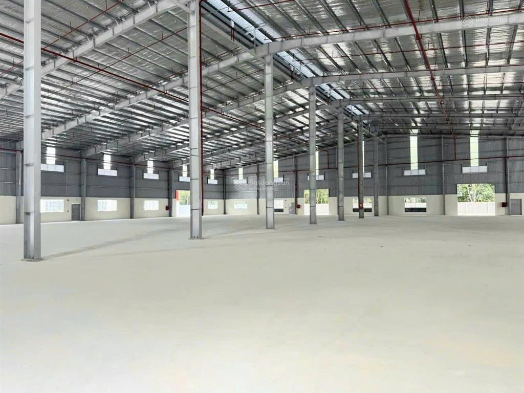 Bán xưởng lớn 11.300m2 đầy đủ nhà ăn, ký túc xá, nhà xe tại bàu bàng