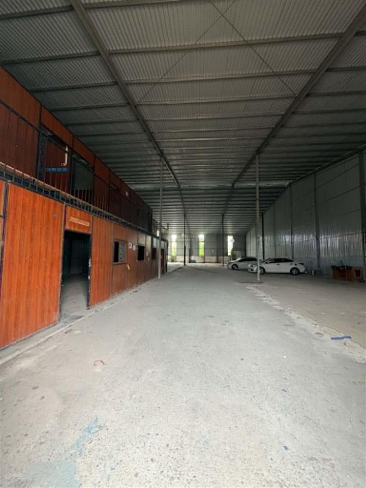 Giá tốt  cho thuê kho xưởng long biên, cách aeon 1km, dt 800m2, giá chỉ 140k/m2