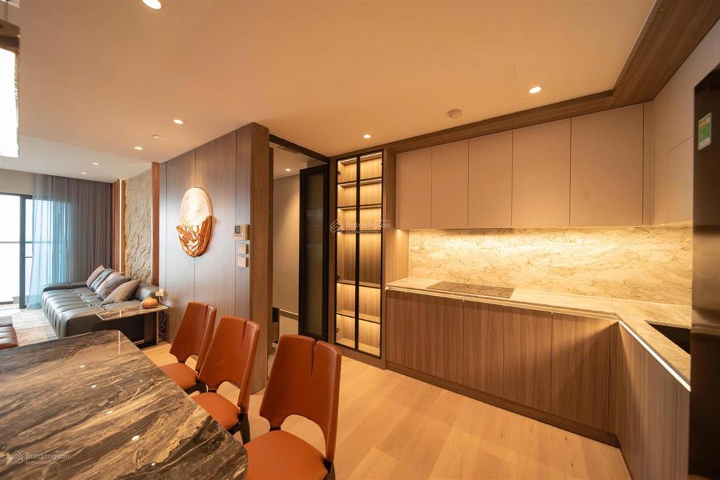 Cho thuê căn hộ hong kong tower  243a đê la thành, 3pn, full đồ, giá 20 tr/tháng